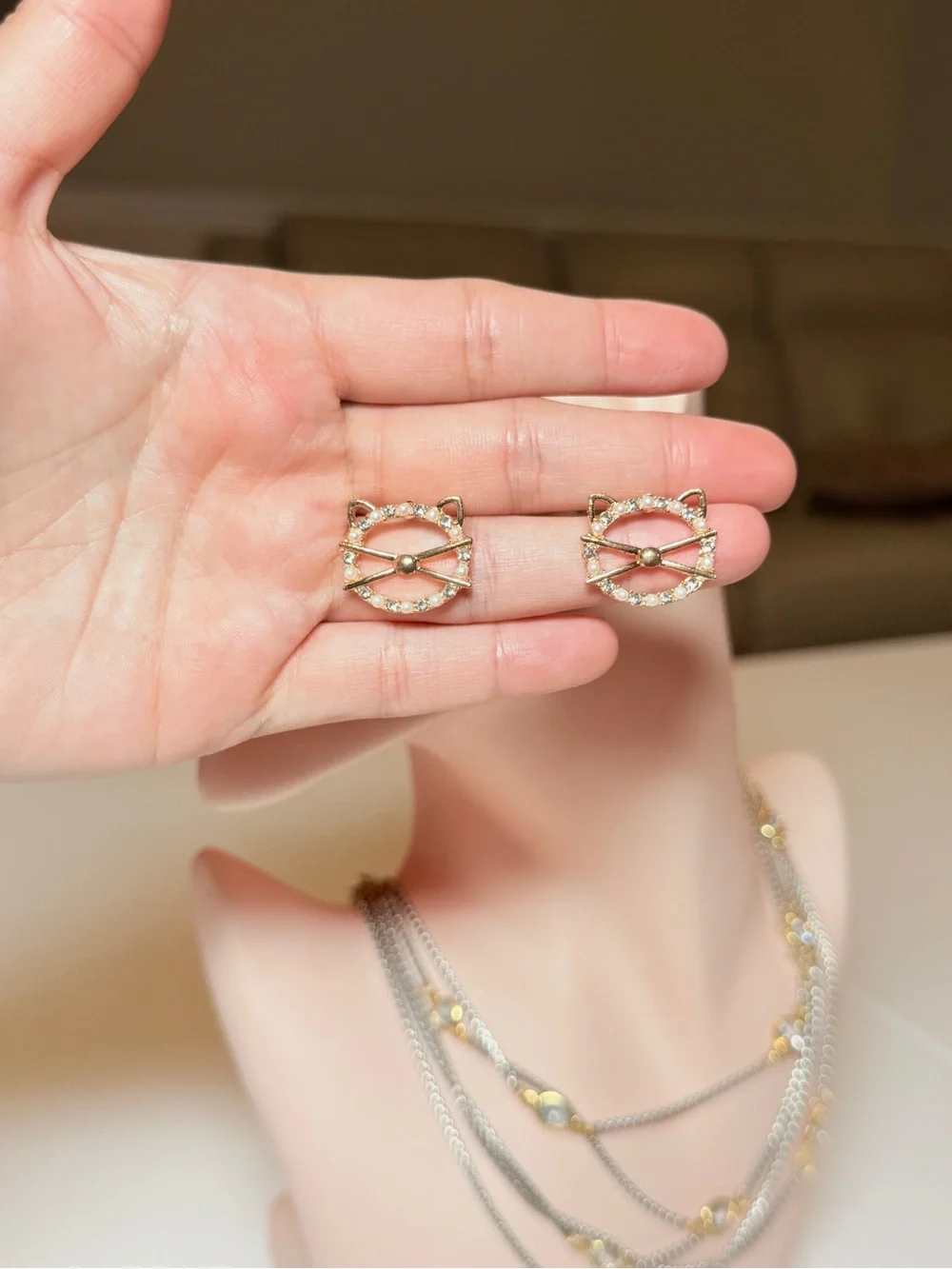 Gold Cat Outline Crystal Stud Earrings - Women's Fashion Jewelry